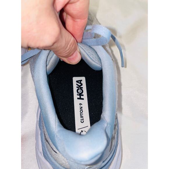 HOKA One One Arahi 6 - Women's Size 7 D Wide - Wide Width in Excellent Condition - Picture 10 of 13